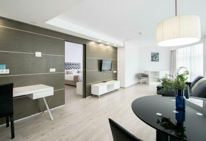 סוויטת ג'וניור, Cullera Holiday