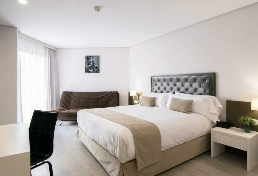 סוויטת ג'וניור, Cullera Holiday