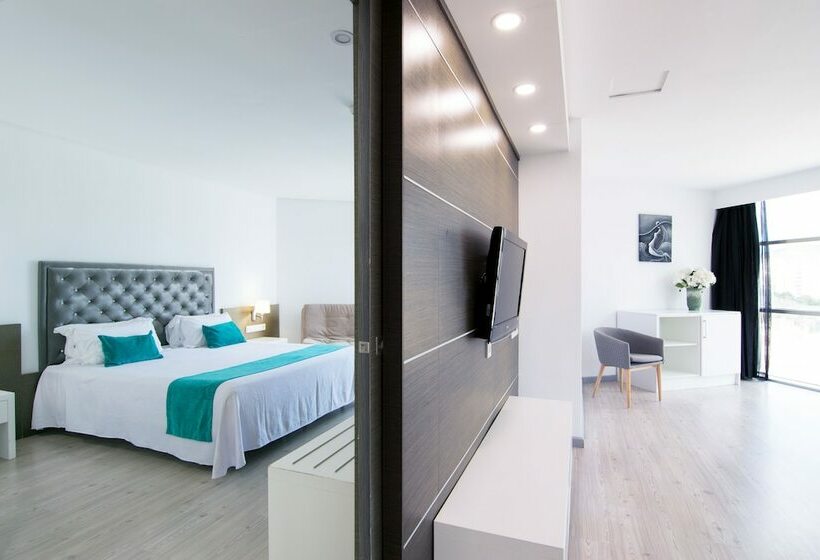 סוויטת ג'וניור, Cullera Holiday