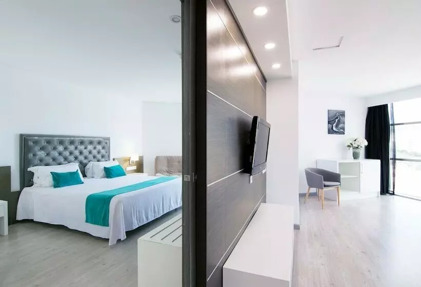 سوییت جونیور, Cullera Holiday