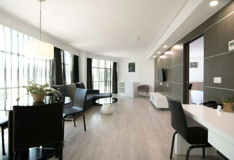 סוויטת ג'וניור, Cullera Holiday