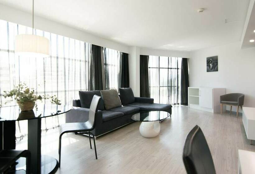 סוויטת ג'וניור, Cullera Holiday