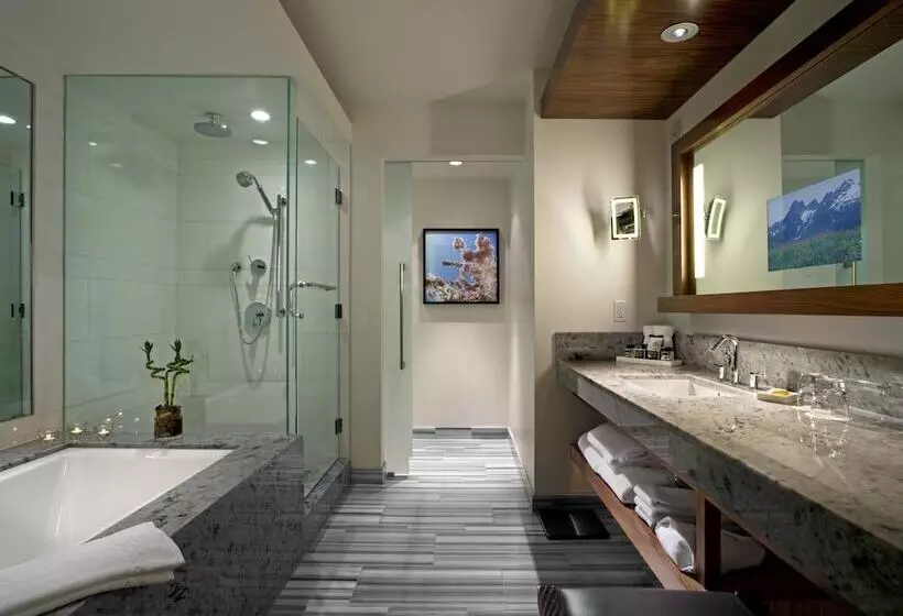 سوییت, Fairmont Pacific Rim