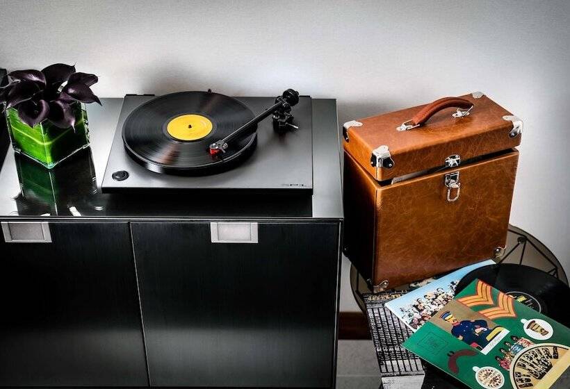 جناح, Fairmont Pacific Rim