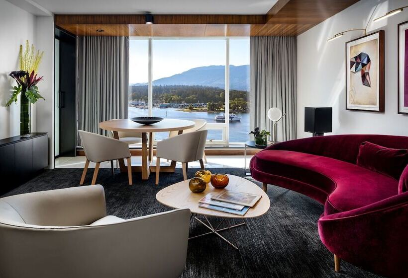 جناح, Fairmont Pacific Rim