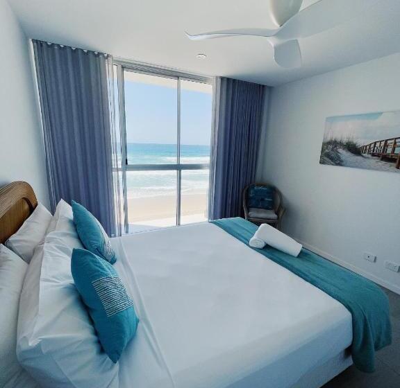 2 Sovrums Lägenhet, Golden Sands On The Beach   Absolute Beachfront Apartments