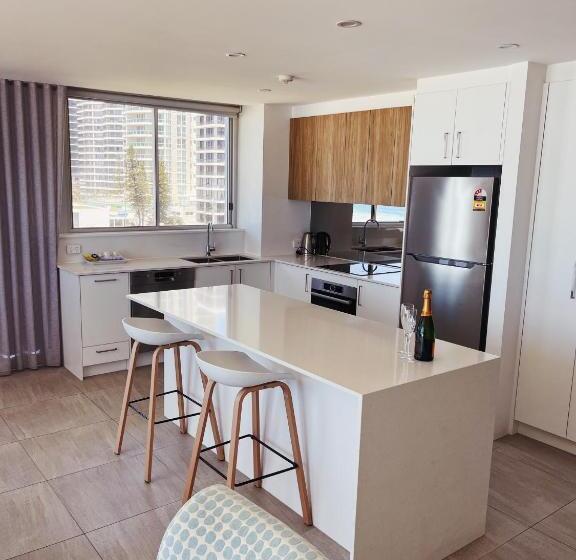 Апартаменты 2 Спальни, Golden Sands On The Beach   Absolute Beachfront Apartments