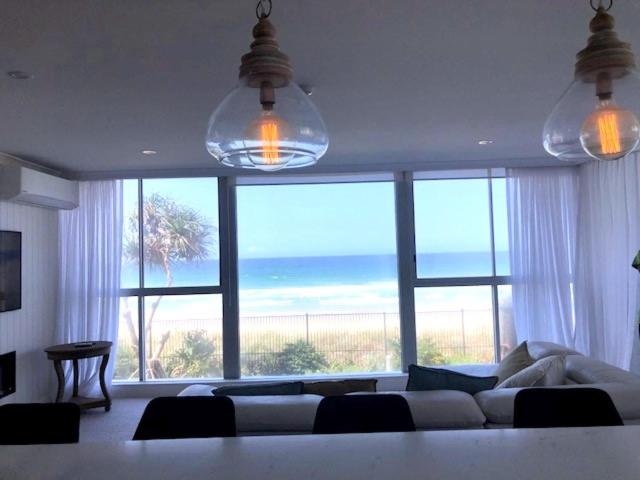 Апартаменты 2 Спальни, Golden Sands On The Beach   Absolute Beachfront Apartments