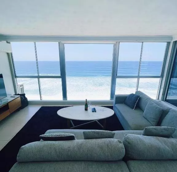آپارتمان 1 خوابه با چشم‌انداز دریا, Golden Sands On The Beach   Absolute Beachfront Apartments