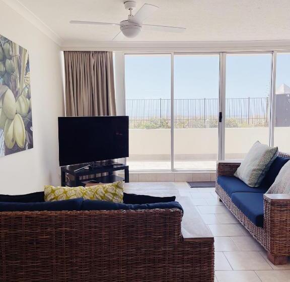 1베드룸 아파트 1층, Golden Sands On The Beach Absolute Beachfront Apartments