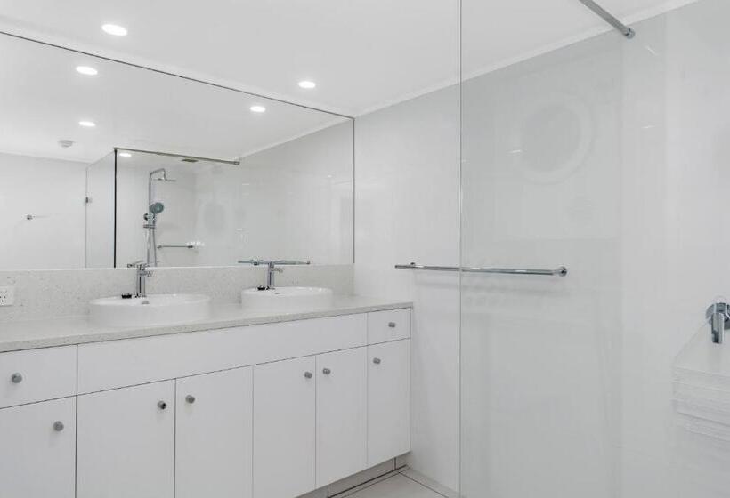 3 Sovrums Lägenhet, Golden Sands On The Beach   Absolute Beachfront Apartments