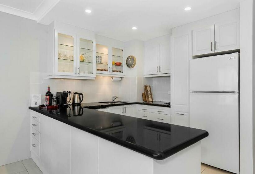 침실 2개 바다 전망 아파트, Golden Sands On The Beach Absolute Beachfront Apartments