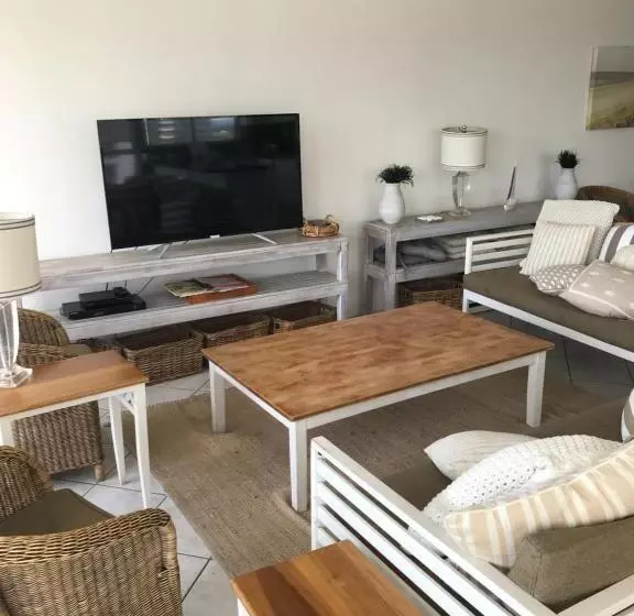 آپارتمان 3 خوابه, Golden Sands On The Beach   Absolute Beachfront Apartments