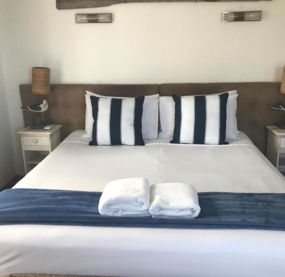 Апартаменты 3 Спальни, Golden Sands On The Beach   Absolute Beachfront Apartments