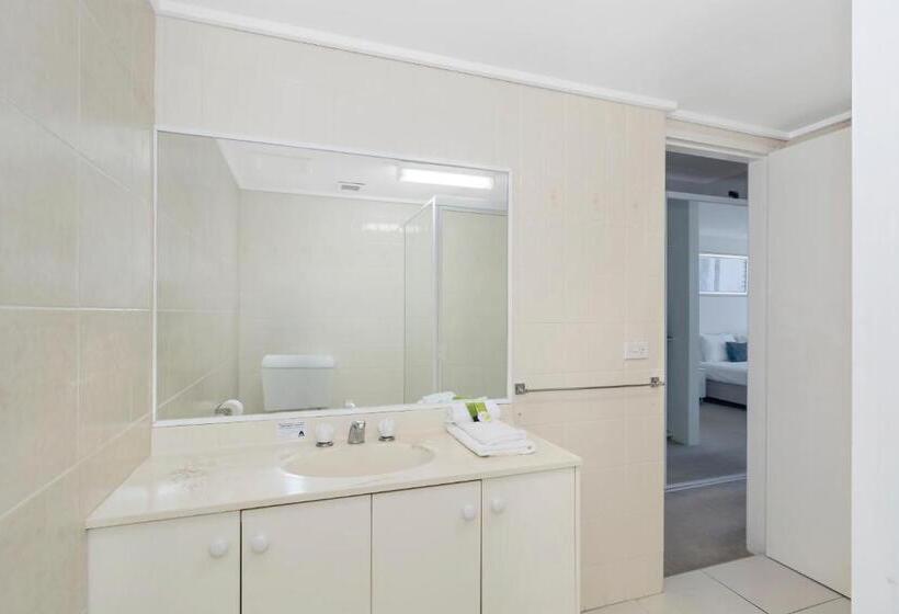 Апартаменты 2 Спальни, Golden Sands On The Beach   Absolute Beachfront Apartments