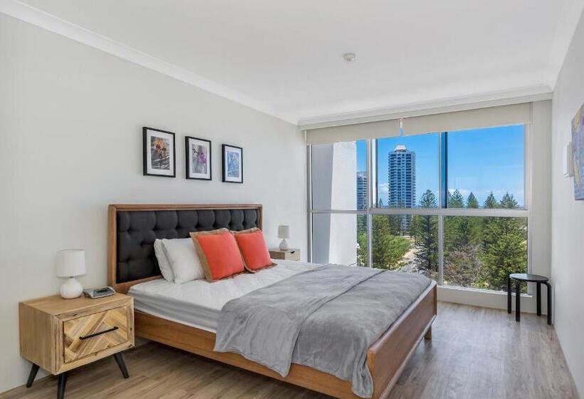 2 Sovrums Lägenhet, Golden Sands On The Beach   Absolute Beachfront Apartments