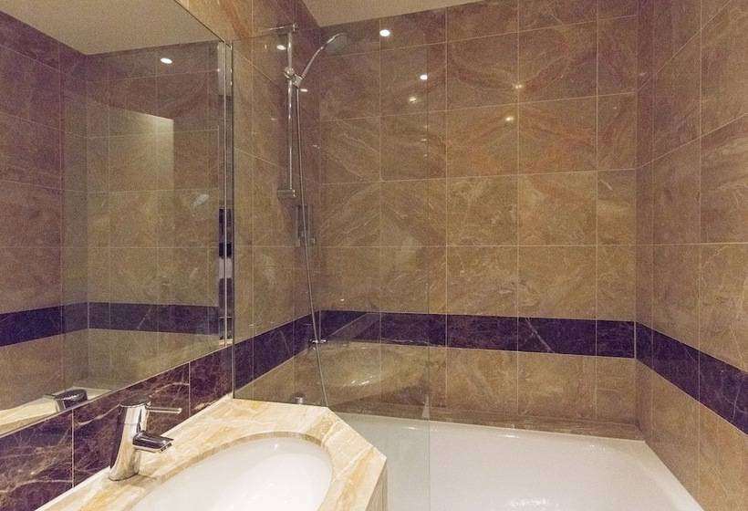 수피리어 룸, Saint Germain