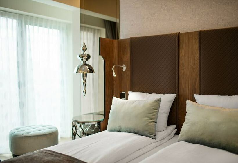 غرفة تنفيذية, Tivoli