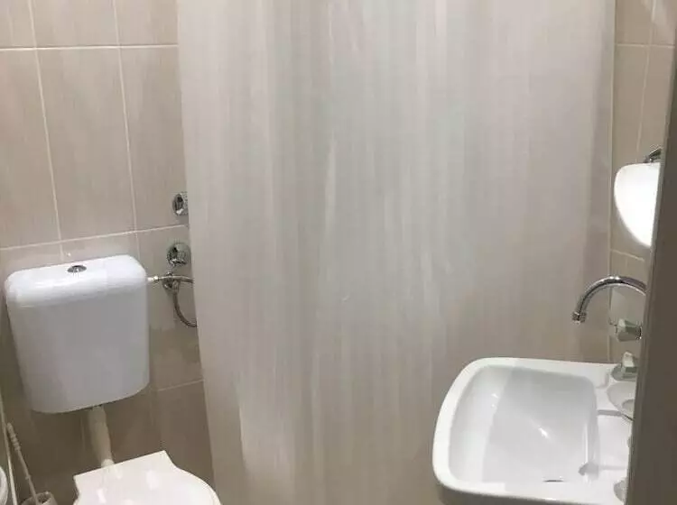Standard Kolmen Hengen Huone, Zora