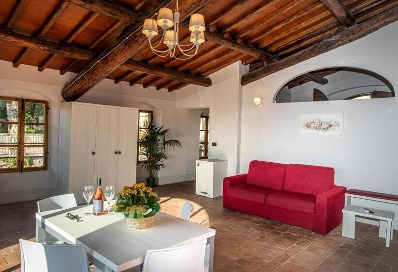 شقة غرفة واحدة, Hu Norcenni Girasole Village