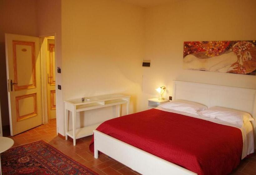 غرفة عائلية, Hu Norcenni Girasole Village