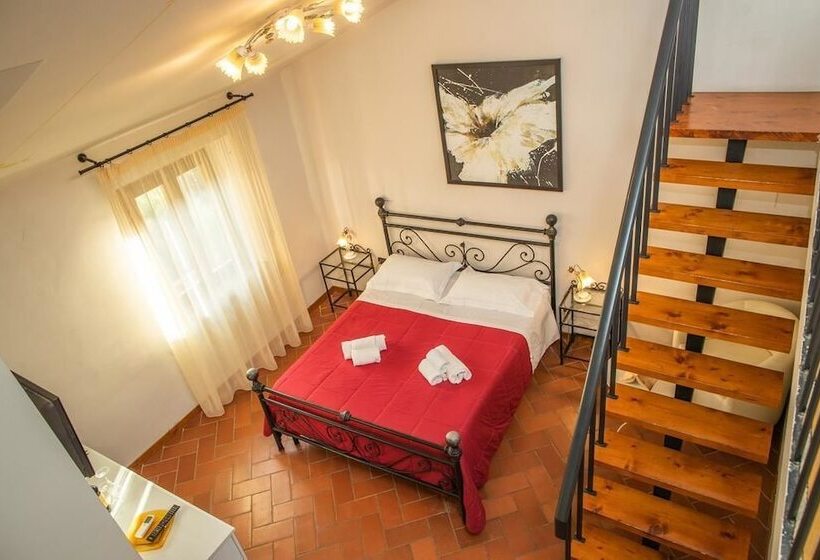 غرفة عائلية, Hu Norcenni Girasole Village