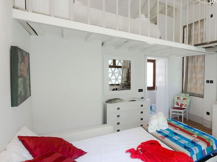 غرفة عائلية, Hu Norcenni Girasole Village