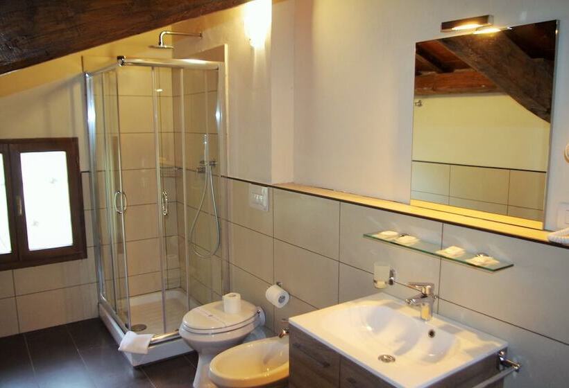 شقة غرفة واحدة, Hu Norcenni Girasole Village