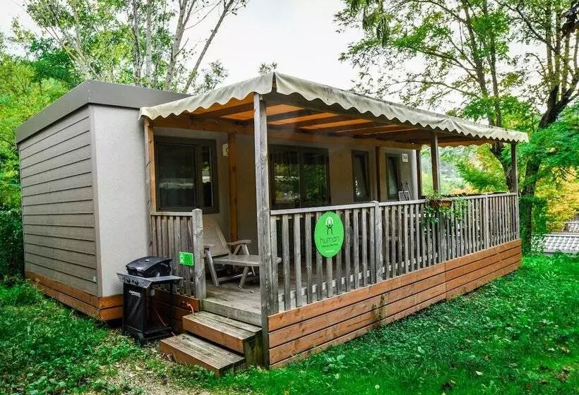 Standard-bungalow 3 Makuuhuonetta, Hu Norcenni Girasole Village
