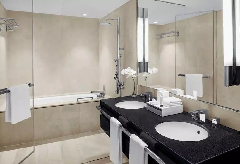 سوئیت ریاست جمهوری 2 خوابه, Jw Marriott Hotel Marina