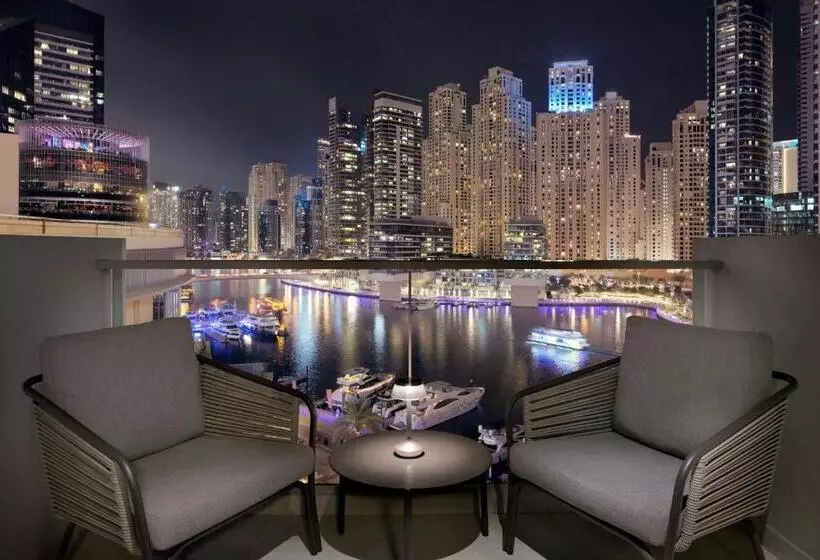 اتاق دلوکس با تخت کینگ و چشم‌انداز شهر, Jw Marriott Hotel Marina