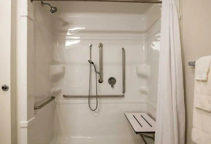 身障者適用キングサイズベッドルーム, Amsterdam Inn & Suites Florenceville
