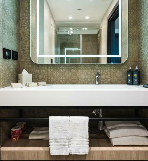 חדר דלוקס, Salina