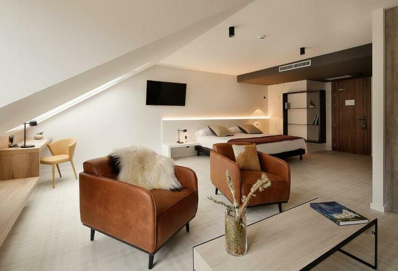 جناح جونيور, Munna Hotel Boutique