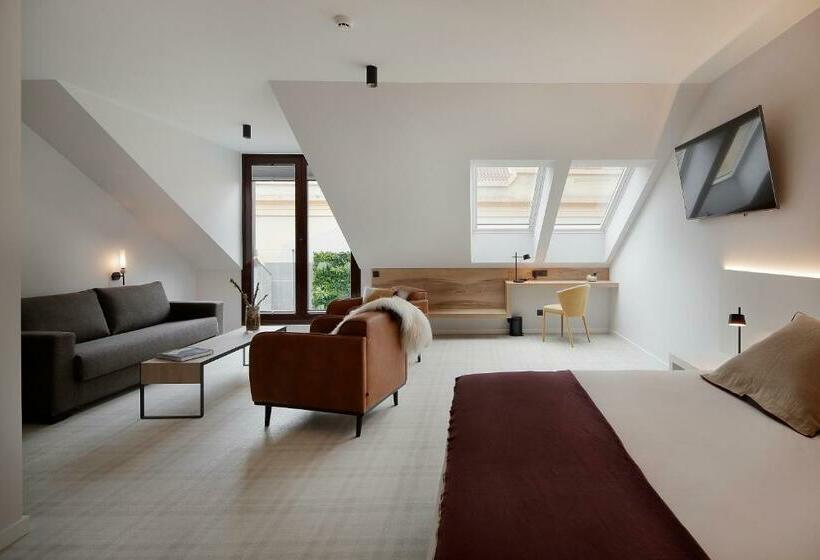 جناح جونيور, Munna Hotel Boutique