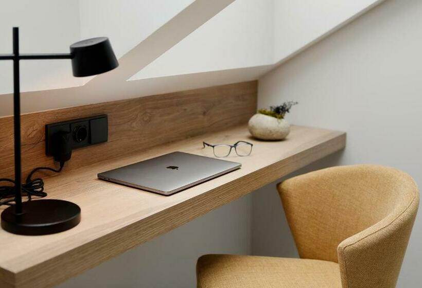 جناح جونيور, Munna Hotel Boutique