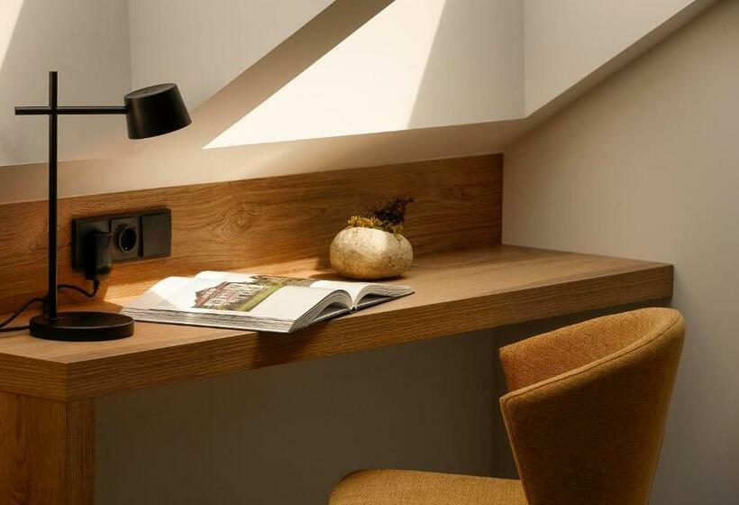 جناح جونيور, Munna Hotel Boutique