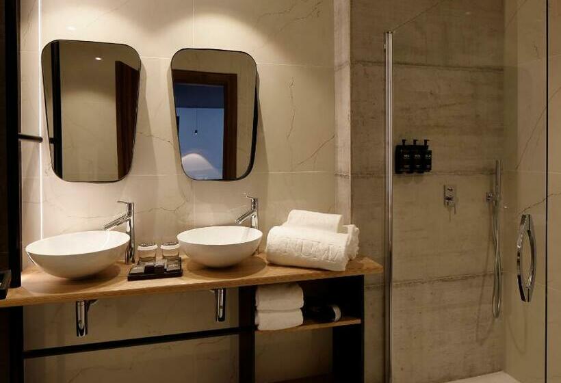 جناح جونيور, Munna Hotel Boutique