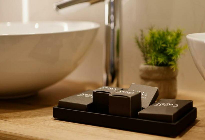 جناح جونيور, Munna Hotel Boutique