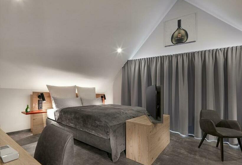 Студия Стандарт, Weinmotel Simon 1 A