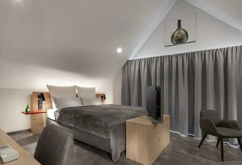 Standard-studio, Weinmotel Simon 1 A