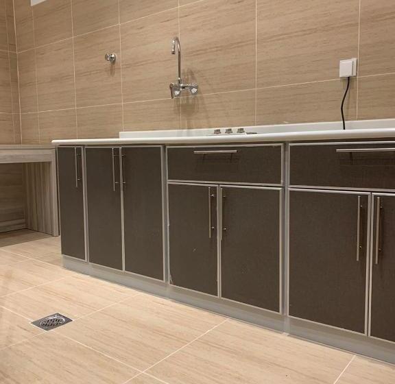 带2个卧室的公寓, الأمــــان للشـقـق المـخـدومـة