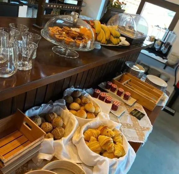 ルームシェアのワンベッド, Behappy Lodge & Brunch