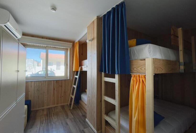 이코노미 쿼드러플룸(공용 화장실), Behappy Lodge & Brunch