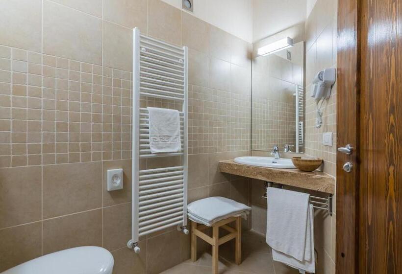 חדר סטנדרט, Collina Dei Poeti