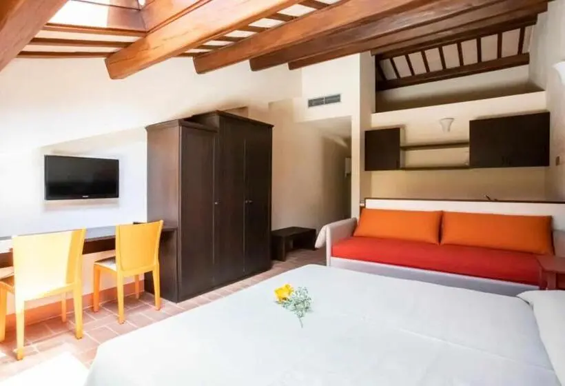 اتاق استاندارد سه نفره, Collina Dei Poeti