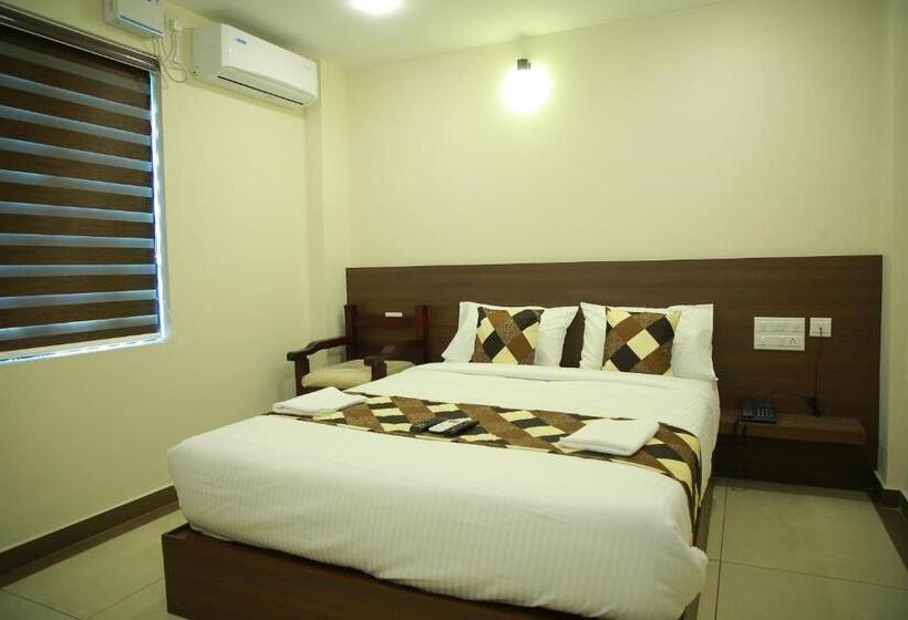 디럭스 룸, Kalathil Tourist Home