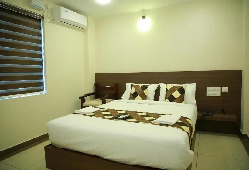 デラックスルーム, Kalathil Tourist Home