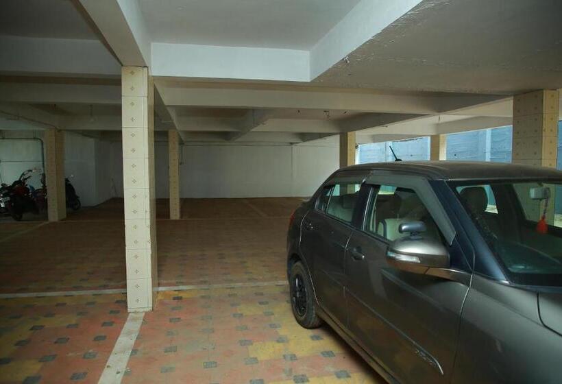 デラックスルーム, Kalathil Tourist Home