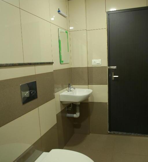 シングルデラックスルーム, Kalathil Tourist Home